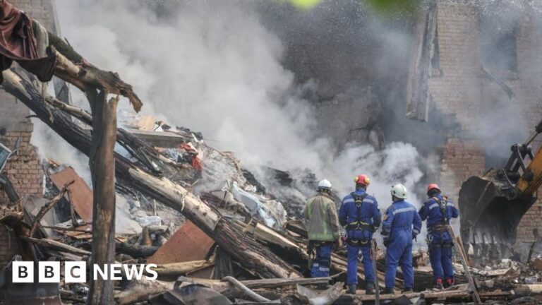 Ataque ruso a gran escala contra Ucrania deja cuatro muertos y decenas de heridos Ataque ruso a gran escala contra Ucrania deja cuatro muertos y decenas de heridos