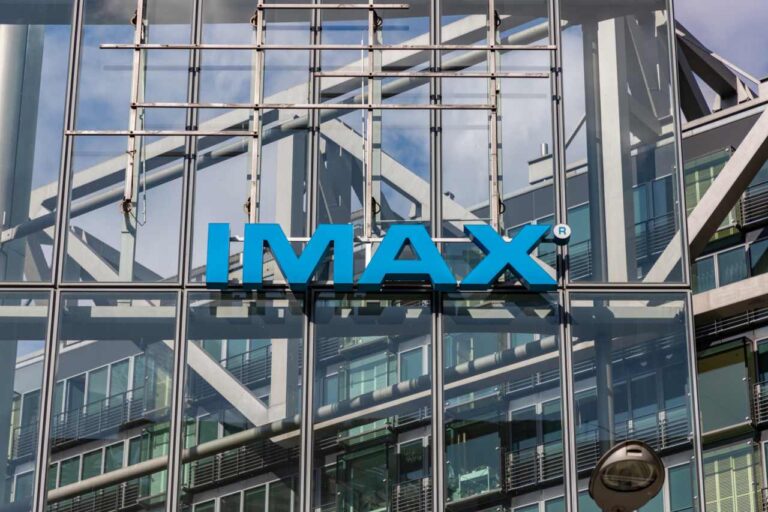 IMAX se ha opuesto a la tendencia a medida que el negocio de las salas de cine se desvanece: he aquí por qué es tan atractivo para los posibles compradores